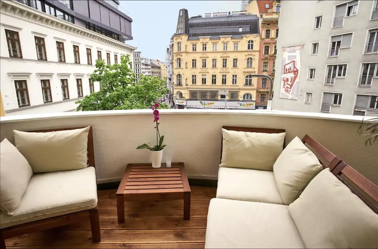 Balcony Oasis Operastreet Daire Viyana