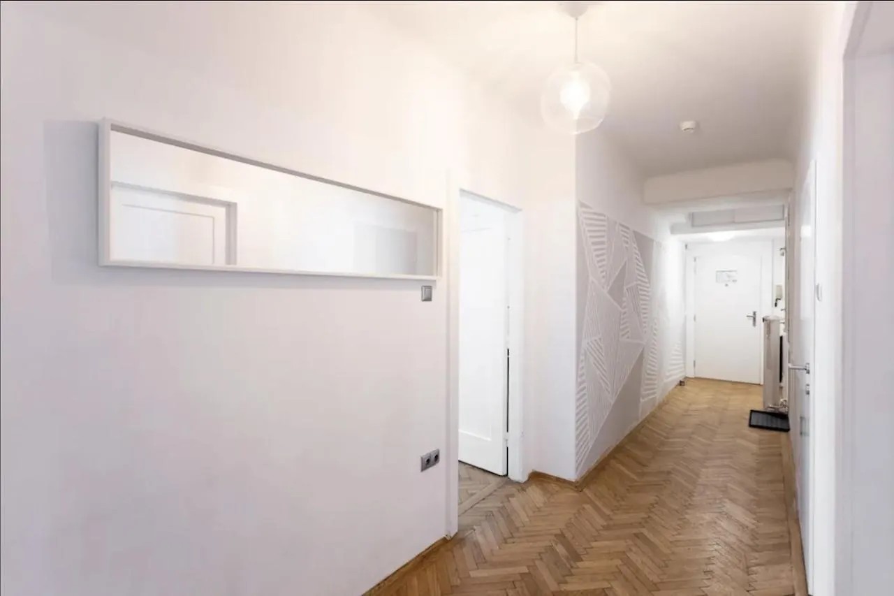 Balcony Oasis Operastreet Apartment Vienna