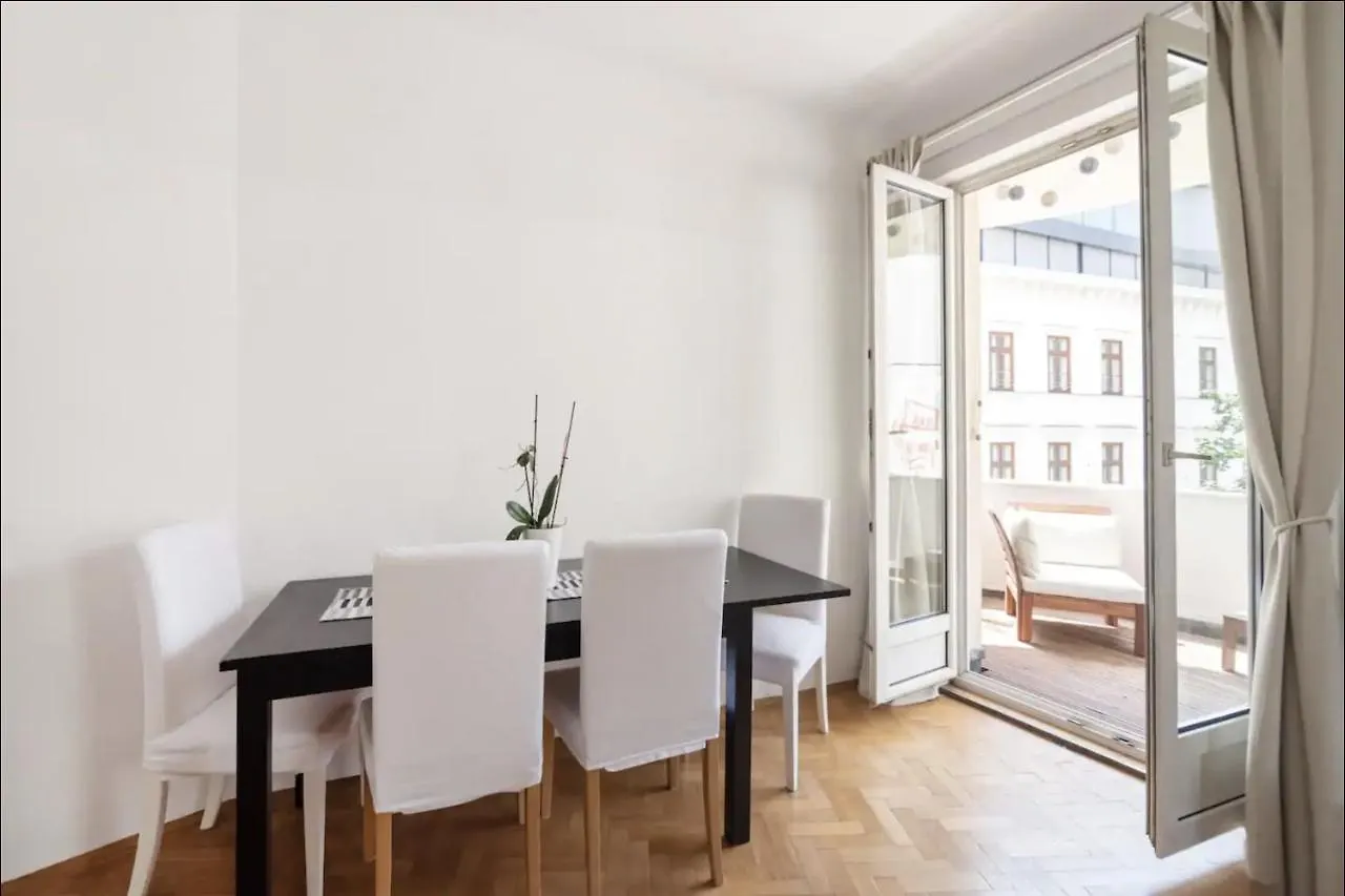 Balcony Oasis Operastreet Apartment Vienna 0*,
